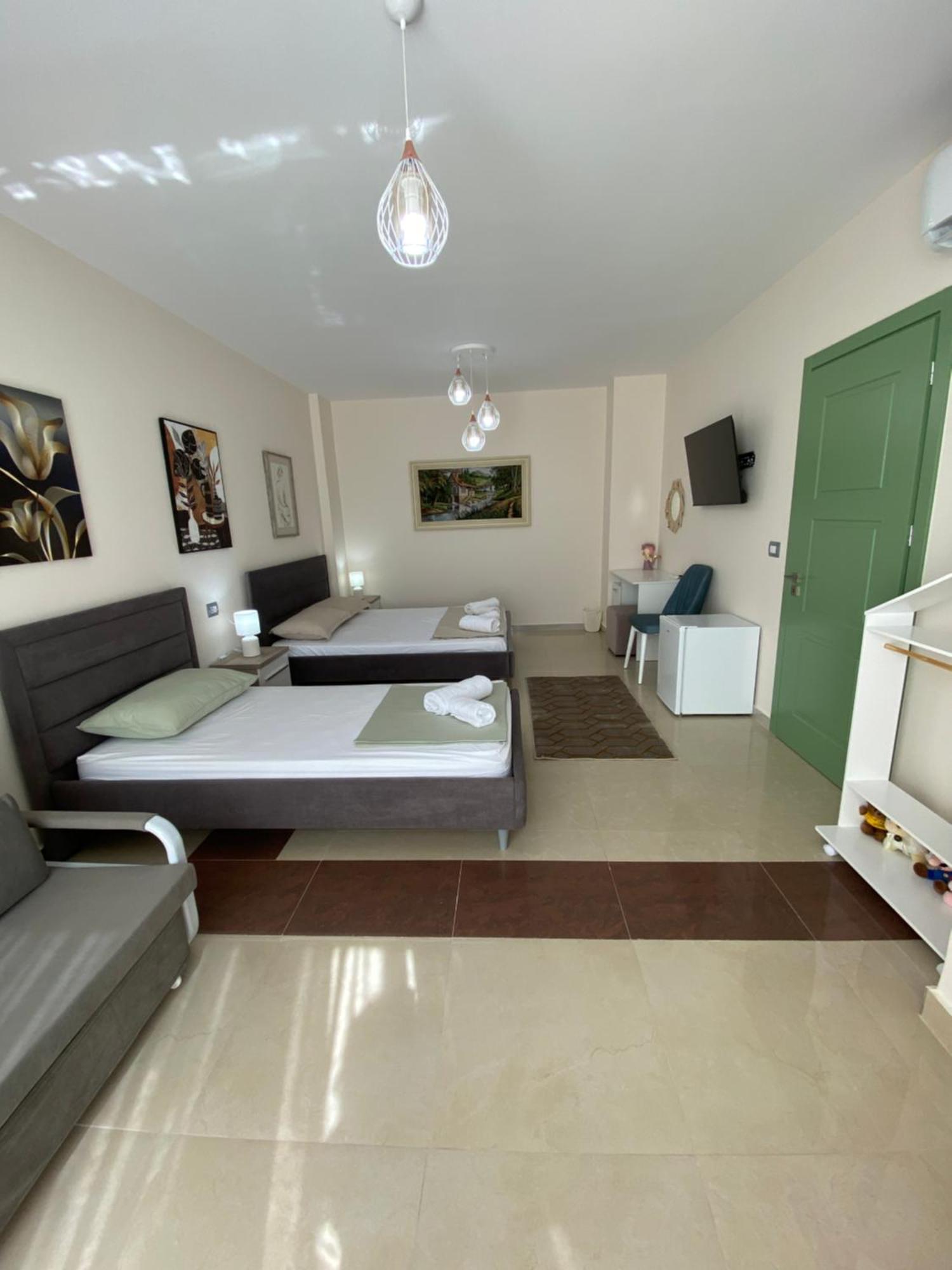 Tinas Rooms Durres Exterior photo
